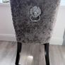 feature chair Image 2