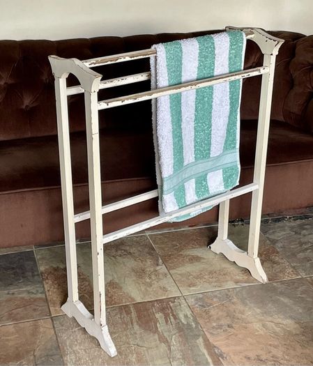 Early 20th Century Art Deco Shape Tall Freestanding Painted Wooden Towel Rail or Quilt Rack