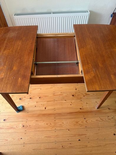 Vintage Mid Century Extendable Oval Dining Table with 4 Chairs