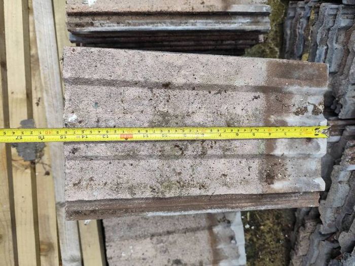 600 roof tiles/20 ridge tiles FREE