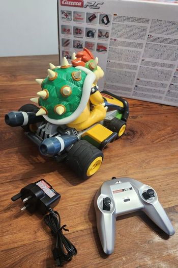 Carrera RC - Mario Kart 7 - Bowser Remote Control 2.4 GHz - 1:16 scale