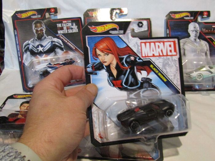 Hot Wheels MARVEL Character Diecast Cars Complete Set Of 8 Brand New Sealed