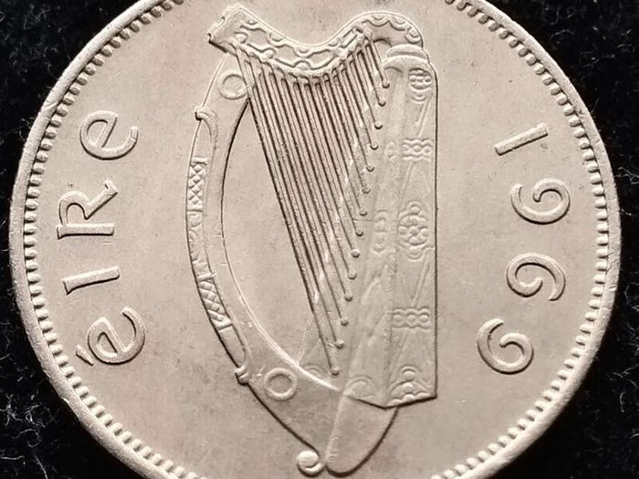 [#893..] - Ireland 1969 | Irish 6p | Six Pence | Wolfhound | KM.13a | Mint State