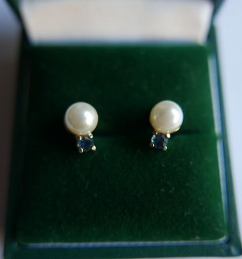 Vintage Pearl & Topaz Stud Earrings in 9ct Yellow Gold Plated