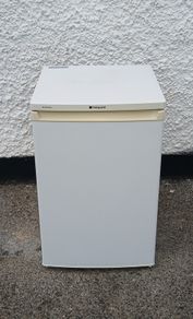 hotpoint undercounter fridge