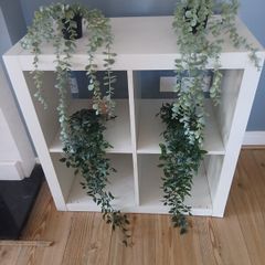 Hanging flowers artificial