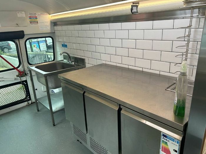 Fully Equipped American School Bus  Static Food/B