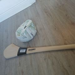 NEW GAA Hurley size 26in and ball size 4  5e for 2