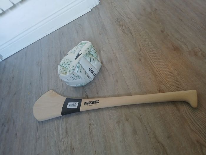 NEW GAA hurley 26 in and new ball