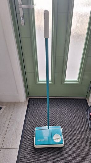 manual carpet sweeper