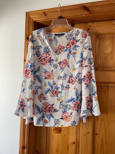 Ladies floral print lightweight top size 18 New without tags