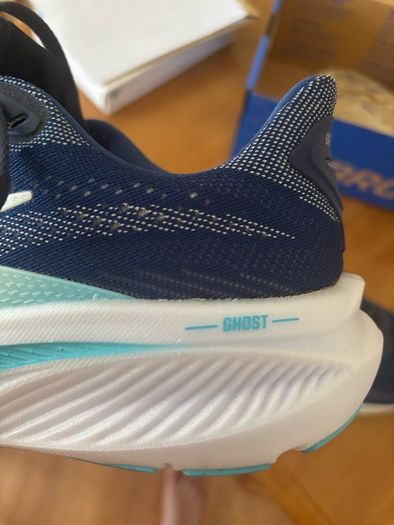 Brooks Ladies Trainers