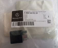 Genuine Signal Relay 0025422119 for Mercedes MB