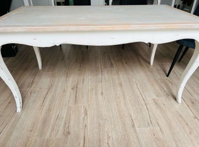 Laurence Llewelyn Bowen shabby chic Dining table