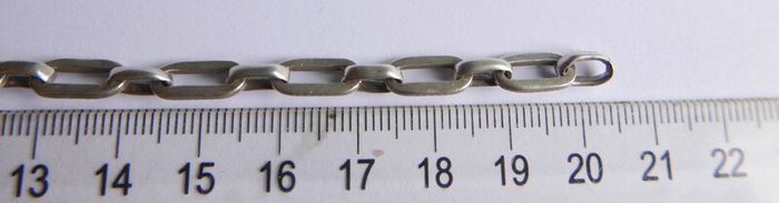 Vintage Sterling Silver Paperclip Chain Bracelet Features Elongated Rectangular Links and a Secure Box Clasp Closure. length 8" - 10,2g
