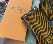 Tod's boxed leather gloves
