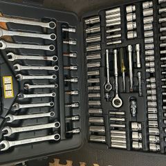 Stanley socket and wrench tool set