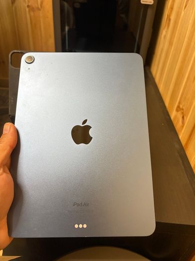iPad Air 5th Generation + Apple Magic Keybord