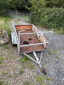 Trailer 6ft x 4ft needs renovation