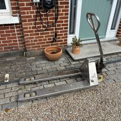Pallet truck