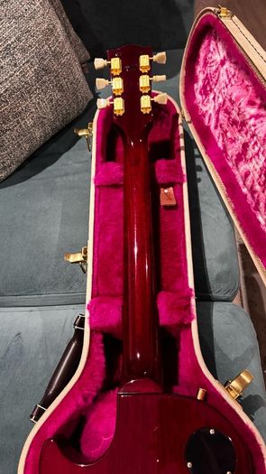 Gibson Les Paul Studio Wine red / golden hardware (no cm case)