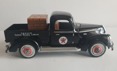 Golden Wheel Texaco 1940 Ford Car