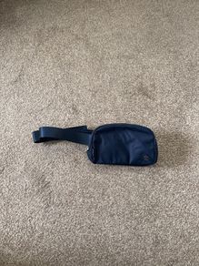 Lululemom Belt Bag (unused)