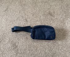 Lululemom Belt Bag (unused)