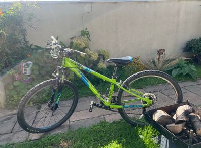 Giant Revel Mountain Bike, 26" Wheels, Lime Green