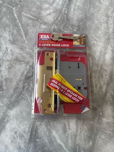 door handle with lock