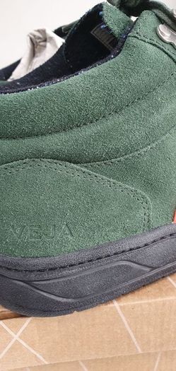 Veja Roraima Cyprus Orange - Fluo Green Sz 40 - Bnib Rrp 185 (Receipt included)
