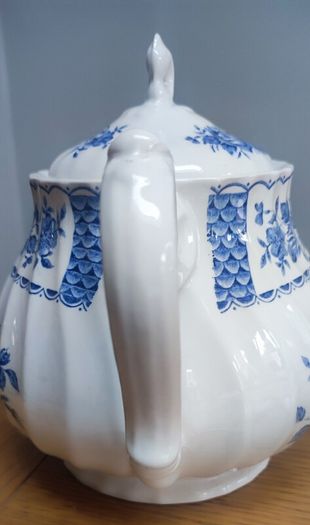 Rare Myott "Melody" Teapot