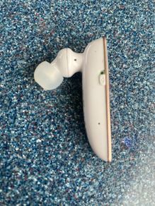 Miniso Bluetooth Wireless Headset R6100 Bluetooth wireless headset earphones in gold color, compatible with Android and iOS devices. Brand new