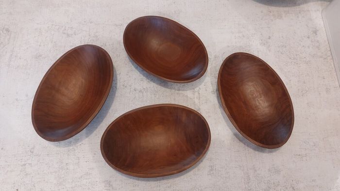 Lovely Set of Four Vintage Mid Century Modern Hand-Carved Wood Nibbles Bowls in Excellent Condition.