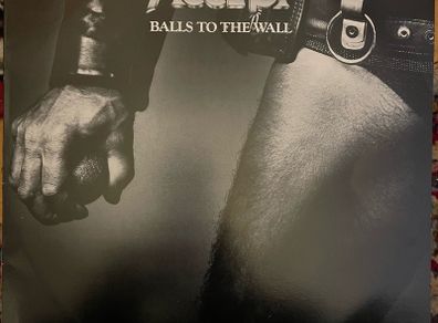 ACCEPT Balls to the wall original 1983 release with original lyric sheet vinyl record in near mint condition