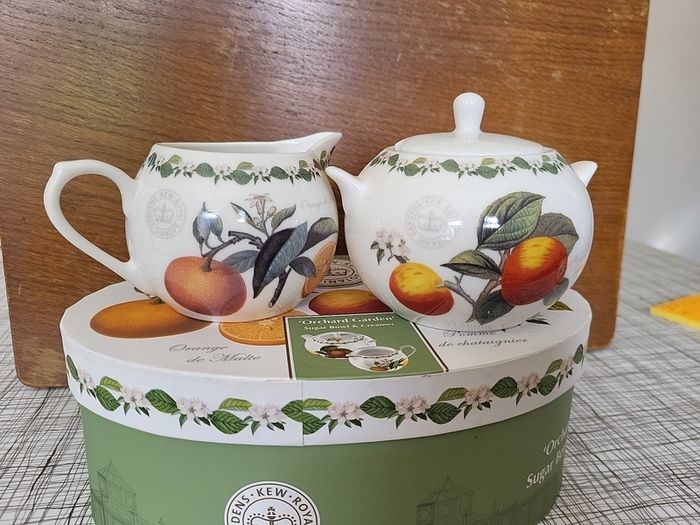 Kew Royal Botanic Gardens Sugar Bowl And Creamer Set "pear" Unused In Original Packaging, Box Immaculate