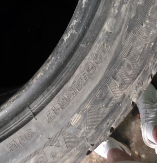 225/45R17 Tyre 90%
