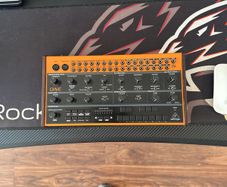 Behringer CRAVE Semi Modular Analogue Synth