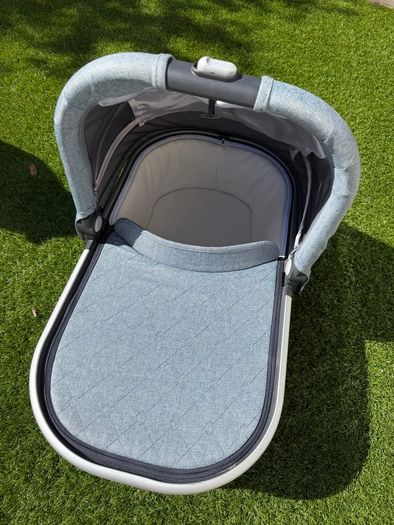 UPPAbaby Vista V2 Travel System Bundle + Bassinet + PiggyBack + Car Seat + Accessories