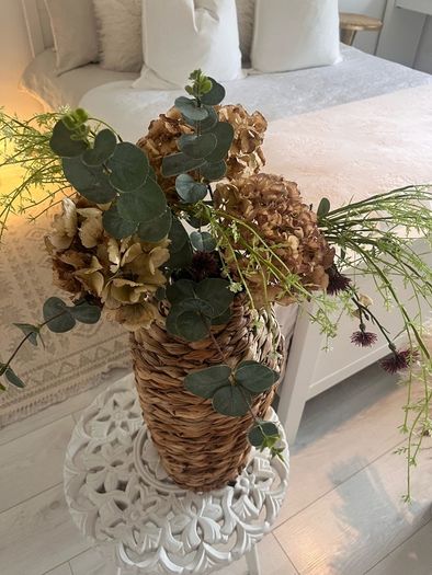 Seagrass vase with greenery & 2  beaded hurricane lamps