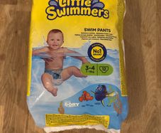 Disposable swim nappies