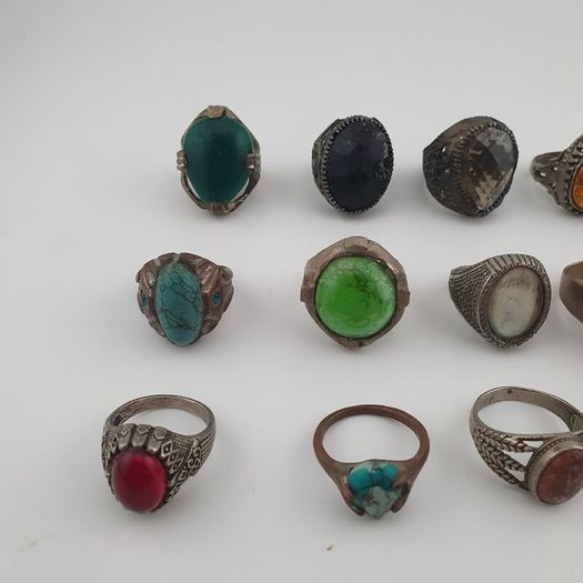Antique 15 Heritage Style Rings Mixed Brass Glass & Decorative Stone Collection