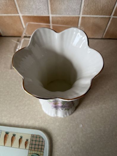 Royal Tara 9" Vase Irish Blossom as New