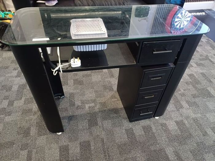 Nail Table