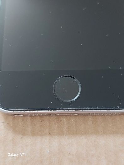 Apple Iphone SE, Space Grey, 32GB, with Battery Pack Case for Great protection, excellent condition