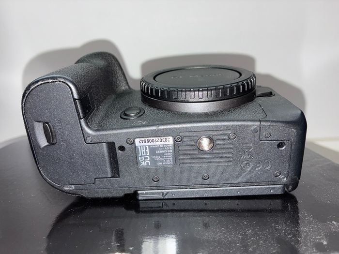 Canon EOS R6 Body, Mint Condition