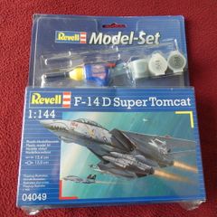 Revell F-14 Super Tomcat Model Set 2007 #040449 Skill 3 New In Pack Scale 1:44 With Paint