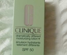 BNIB Clinique Dramatically Different Moisturizing Lotion+ SPF 50 (50ml)