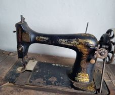 Antique furniture -vintage sewing machine trunk,Mantlepiece