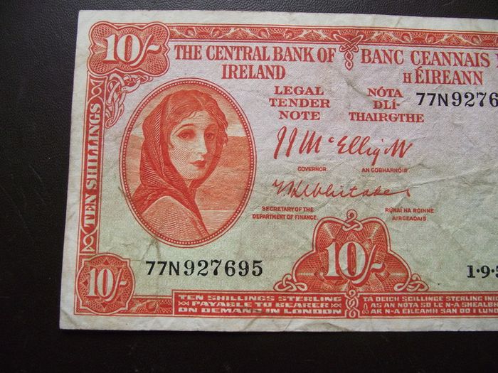 The Central Bank of Ireland. Lady Lavery 10 shillings (1959)#2